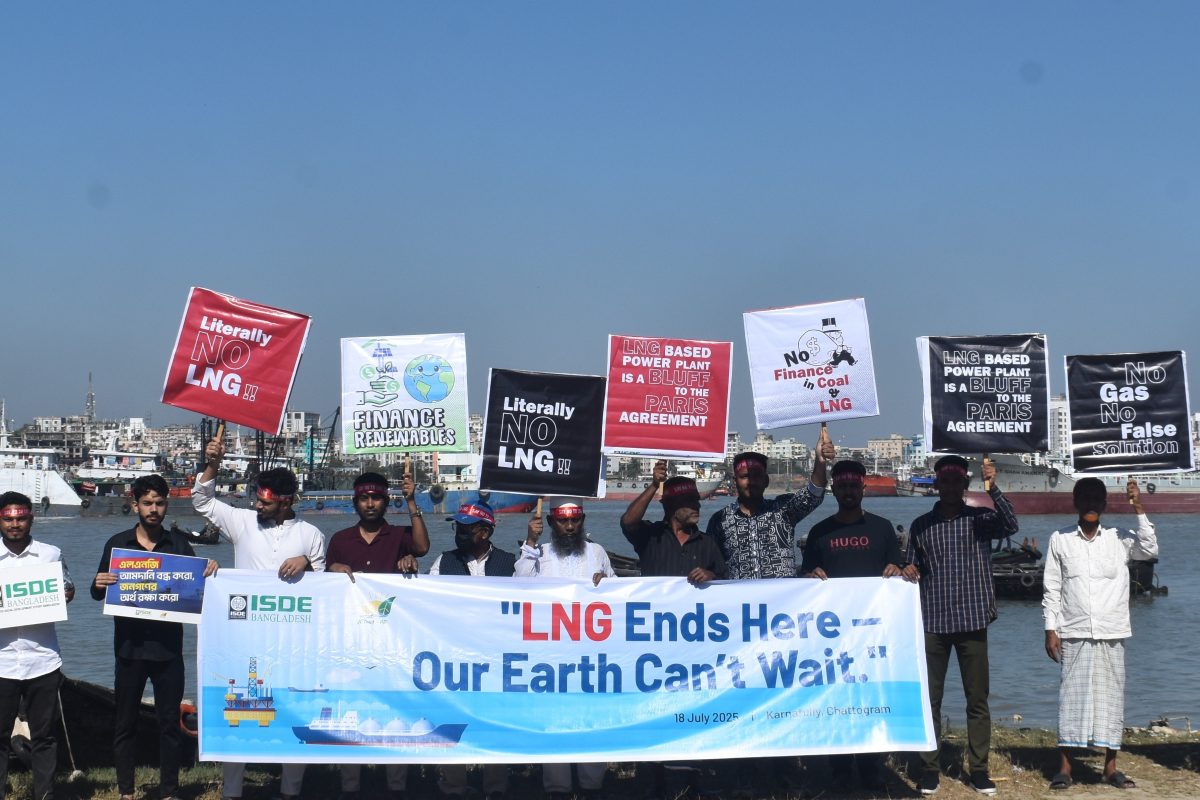 Bangladesh Youth March Urges shift from LNG to Renewables in Chattogram