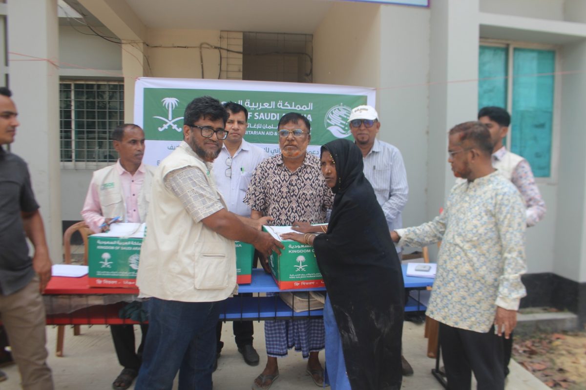 Humanitarian Assistance in Pekua: ISDE Bangladesh distributes food Packs to 1,000 families